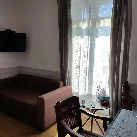 La Des Rochers Bed and breakfast
